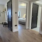 Sleek Modern Design - 2 Bed In