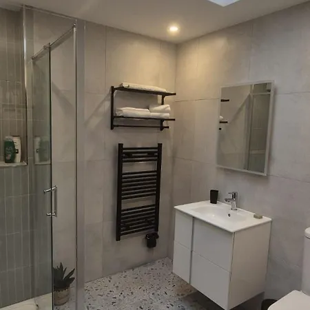 Sleek Modern Design - 2 Bed In