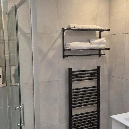 Appartamento Sleek Modern Design - 2 Bed In *