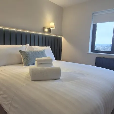 Daire Sleek Modern Design - 2 Bed In