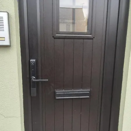 Apartment Sleek Modern Design - 2 Bed In Donegal Town