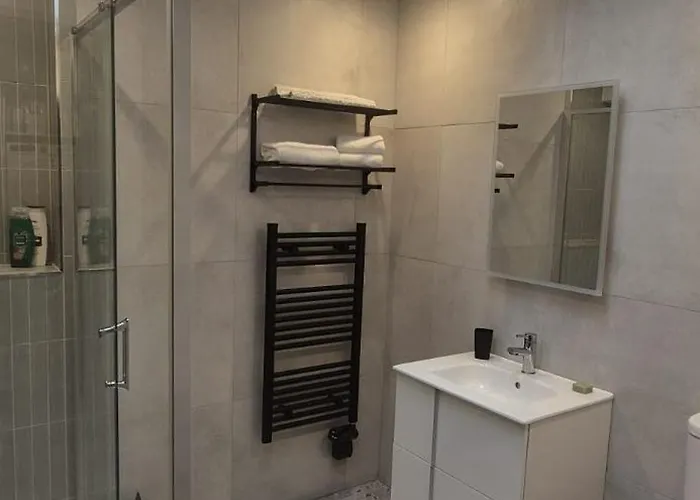 Sleek Modern Design - 2 Bed In