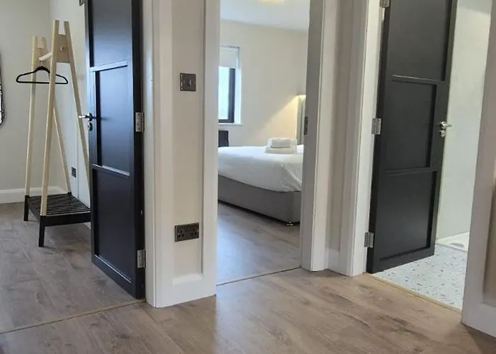 Sleek Modern Design - 2 Bed In