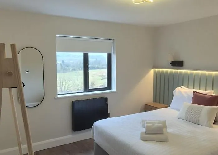 Апартаменты Sleek Modern Design - 2 Bed In Донегол