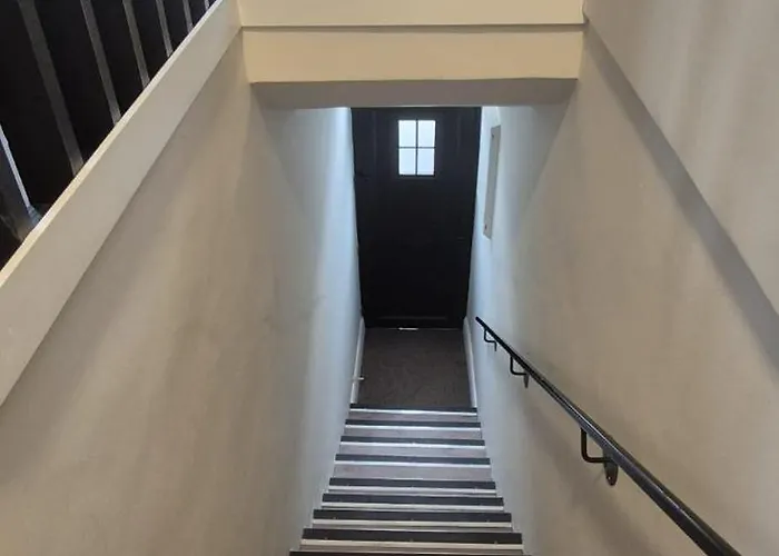 Апартаменты Sleek Modern Design - 2 Bed In Донегол